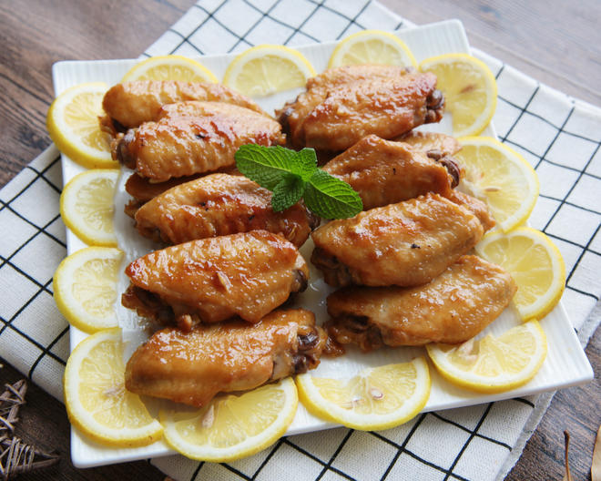 柠檬鸡翅—只等这一口酸甜开胃的做法