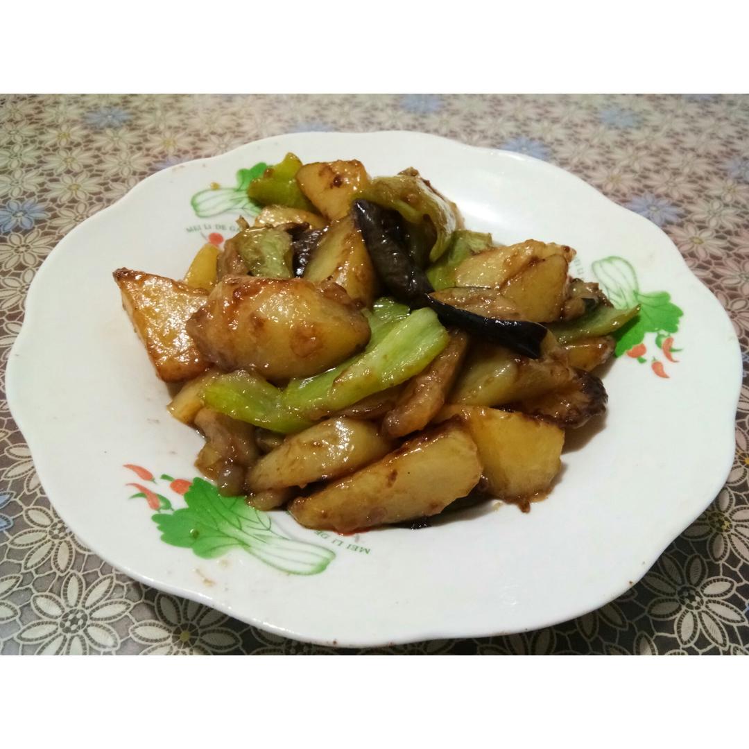 素食者不可错过的一道东北名菜丨地三鲜&野菜豆腐 · 圆满素食