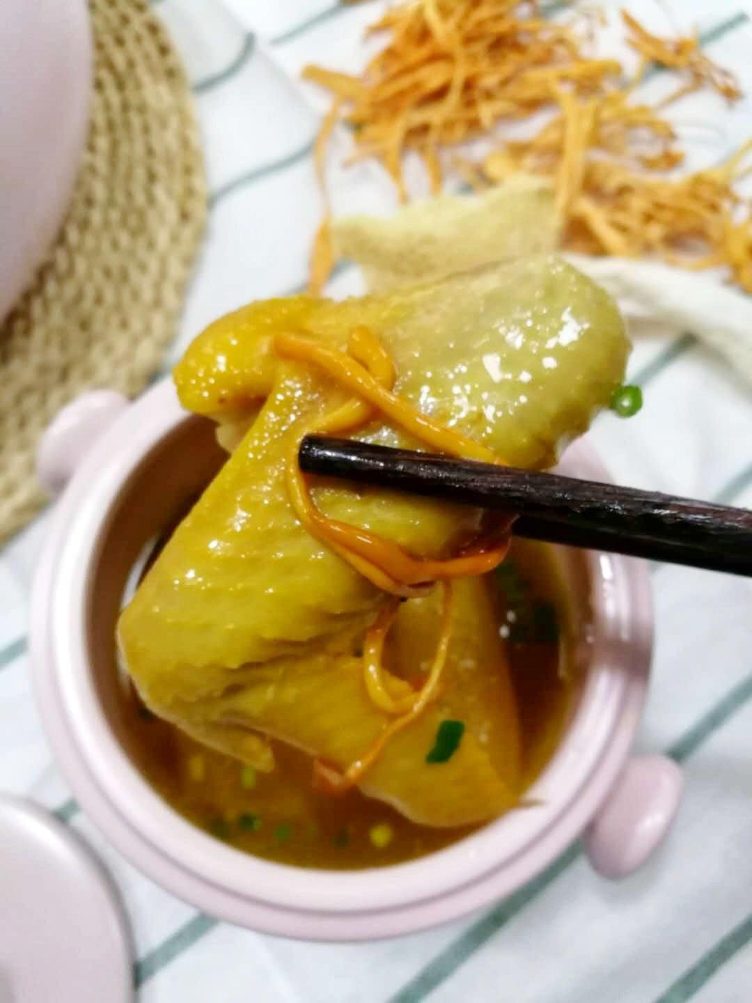 老母鸡竹荪虫草汤