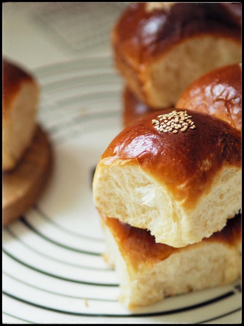 大人小孩都爱不释口的【蜂蜜牛奶小餐包】