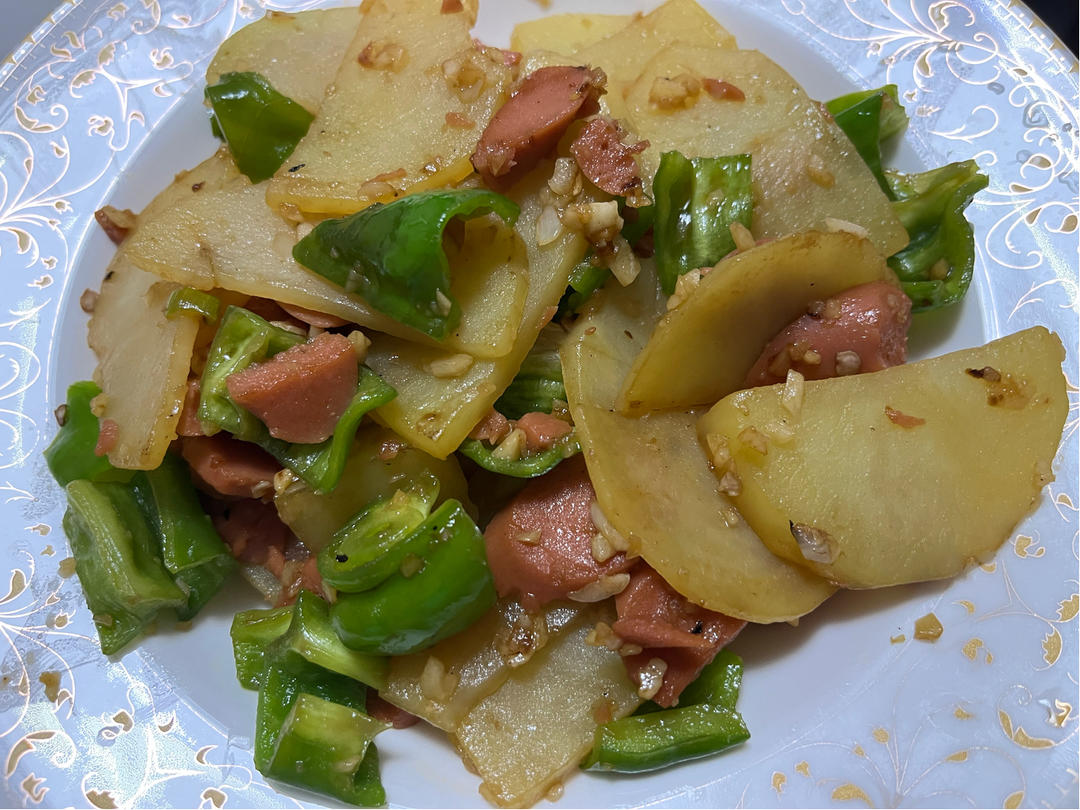 土豆片炒火腿肠