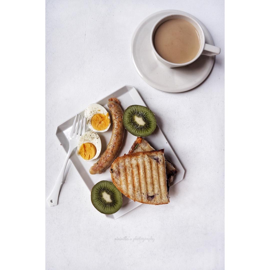 Blueberry Basil & Goat Cheese Panini Sandwich 蓝莓罗勒和山羊奶酪帕尼尼三明治