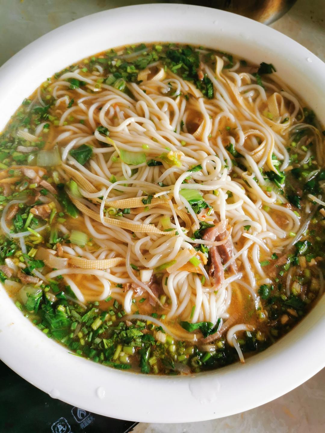 不用炝锅不用打卤的沏汤手擀面