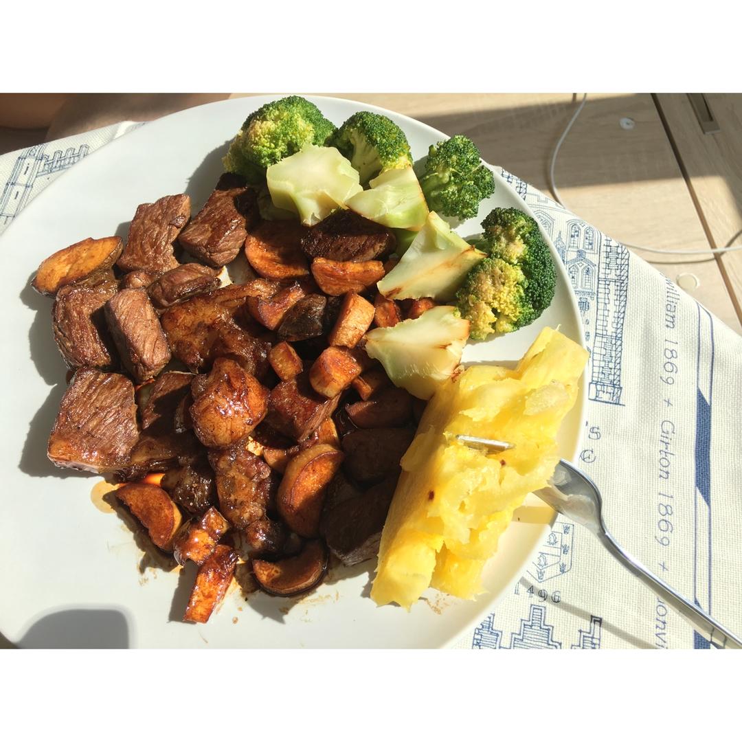 黑胡椒杏鲍菇牛肉粒