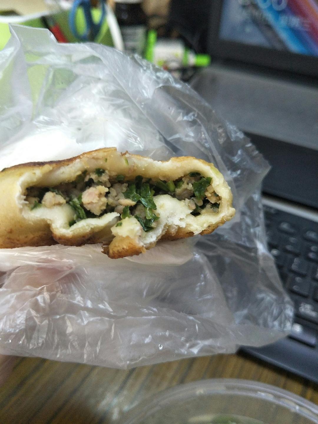 韭菜猪肉鲜虾馅饼