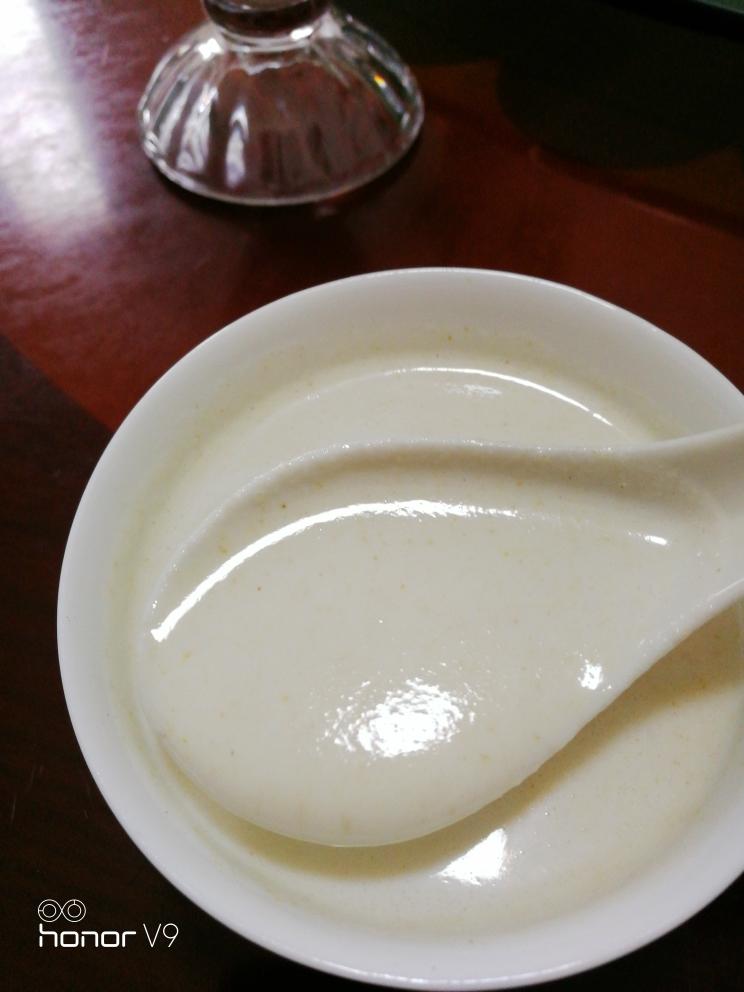 雪梨香蕉燕麦奶昔