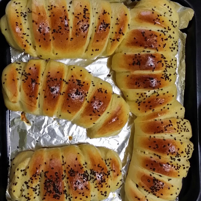 毛毛虫肉松面包