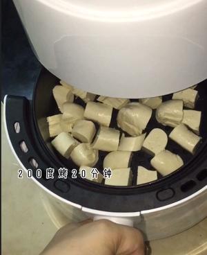 空气炸锅豆腐--外酥内嫩无油烤豆腐泡的做法 步骤3