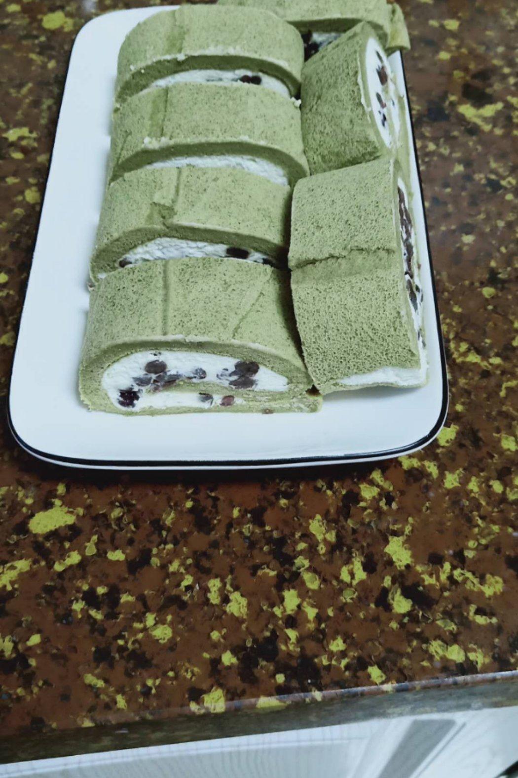 抹茶戚风蛋糕卷