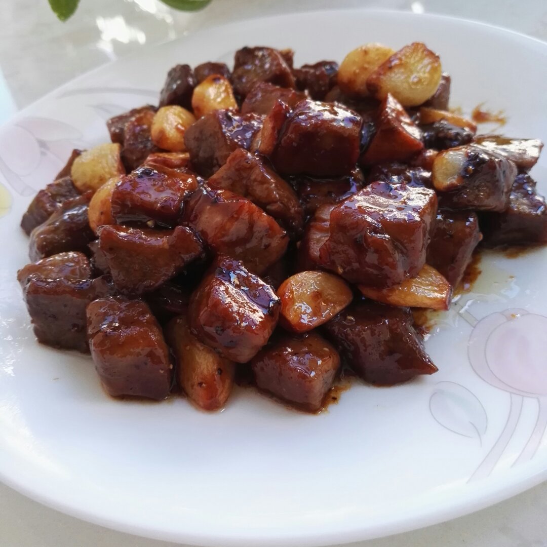 黑蒜子牛肉粒