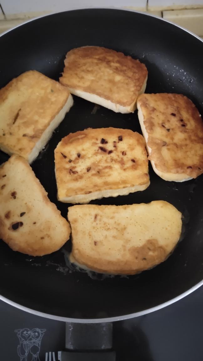 葱香鸡蛋馒头片