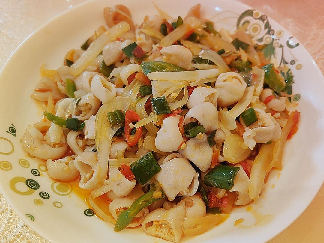 酸辣肥肠家常下饭菜