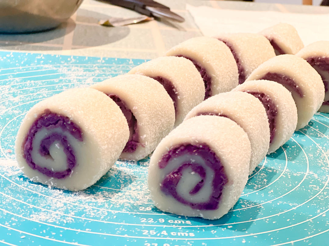 椰蓉豆沙糯米卷