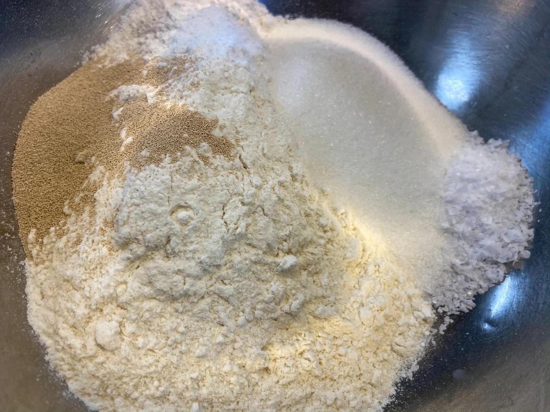 纯奶手撕吐司的做法 步骤1