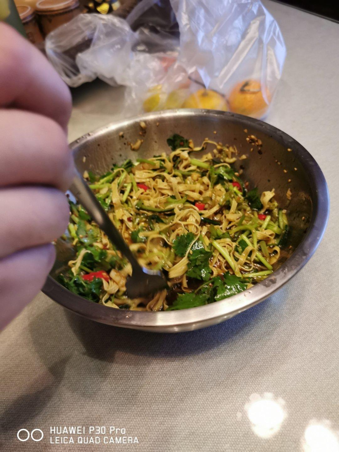 超级爽口开胃的凉拌豆皮