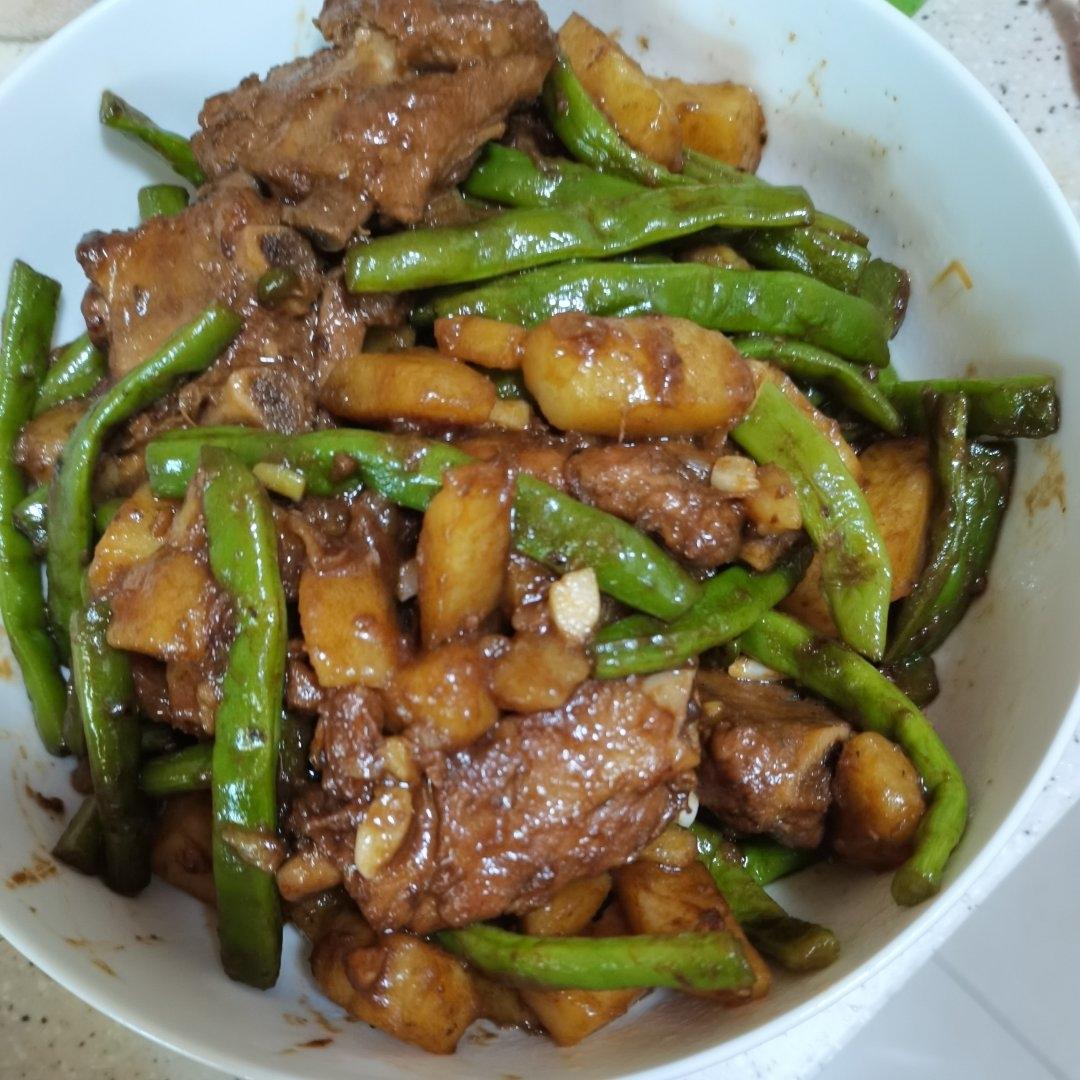 硬菜代表--排骨炖豆角土豆（豆角焖面胚子）