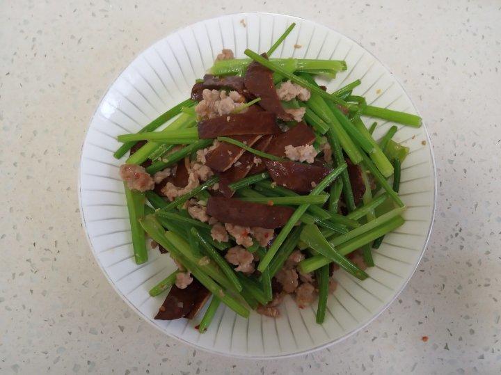 董太的私房菜--凉拌香菜茶干