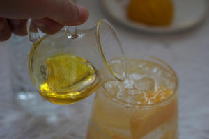 黄桃柠檬气泡水的做法 步骤9
