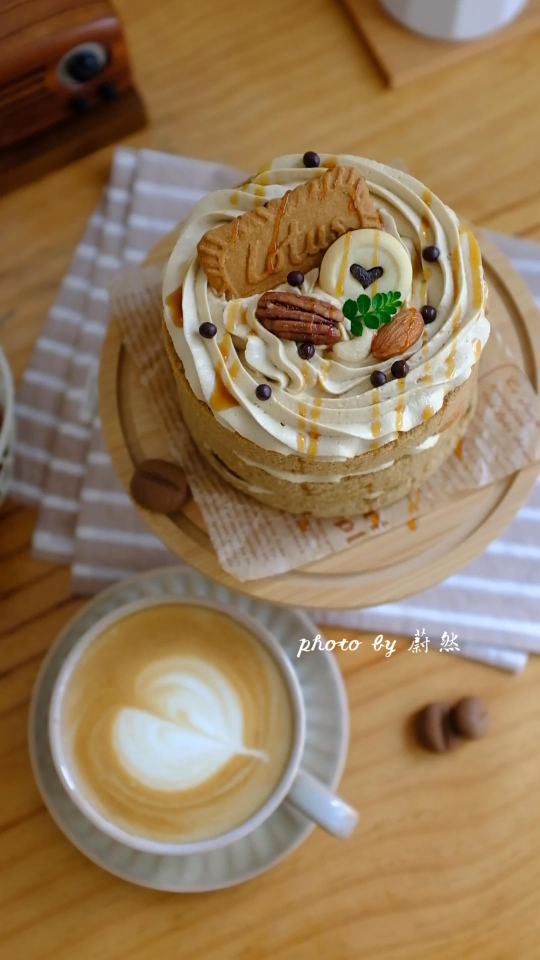 咖啡坚果裸蛋糕