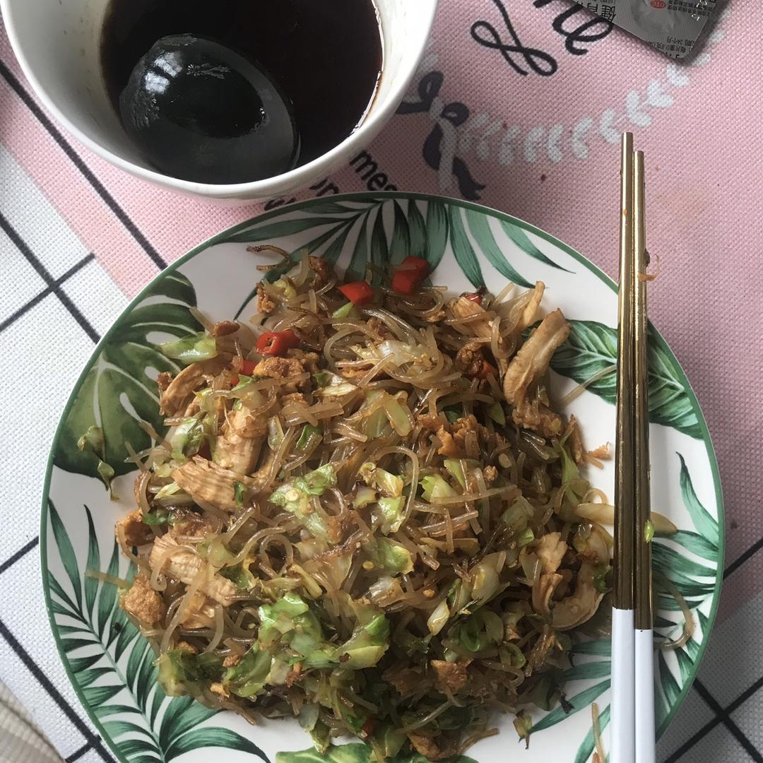 包心菜炒红薯粉丝