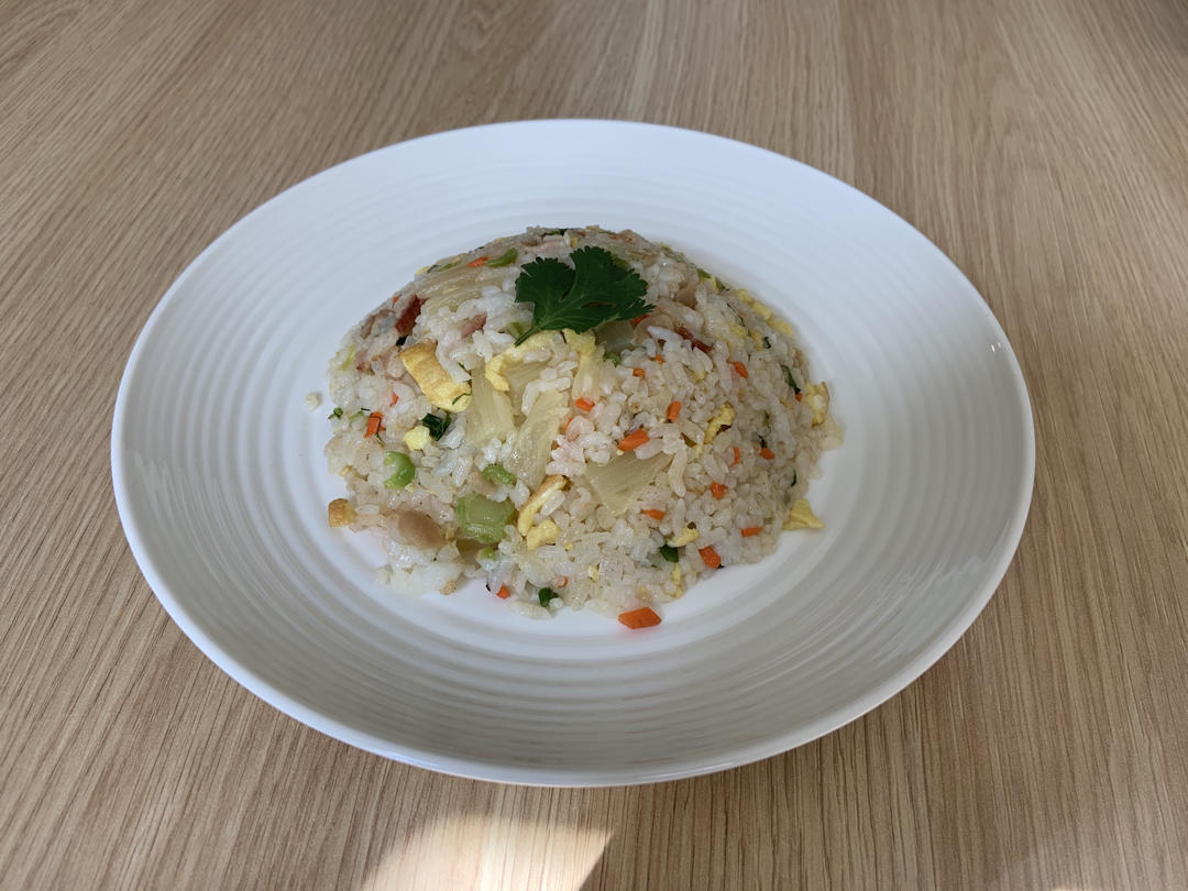 虾仁菠萝炒饭