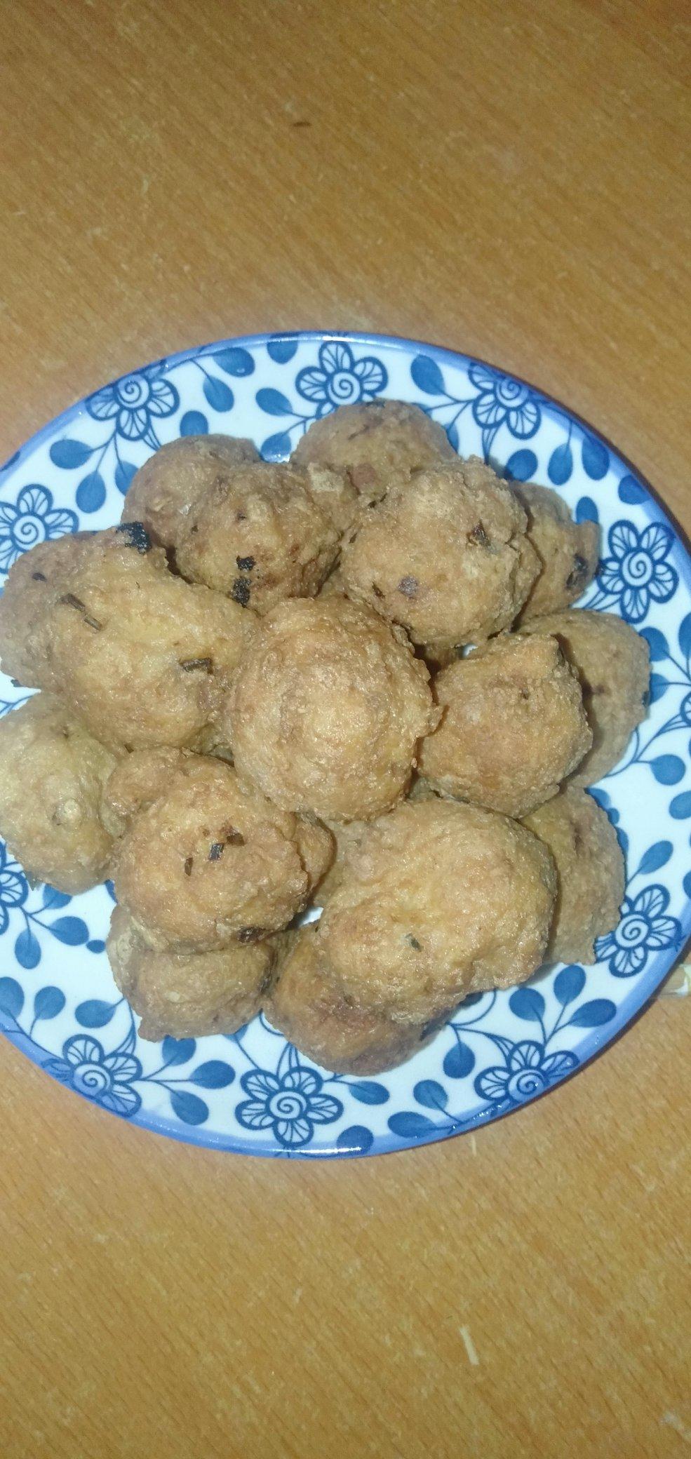 香炸豆腐肉丸子