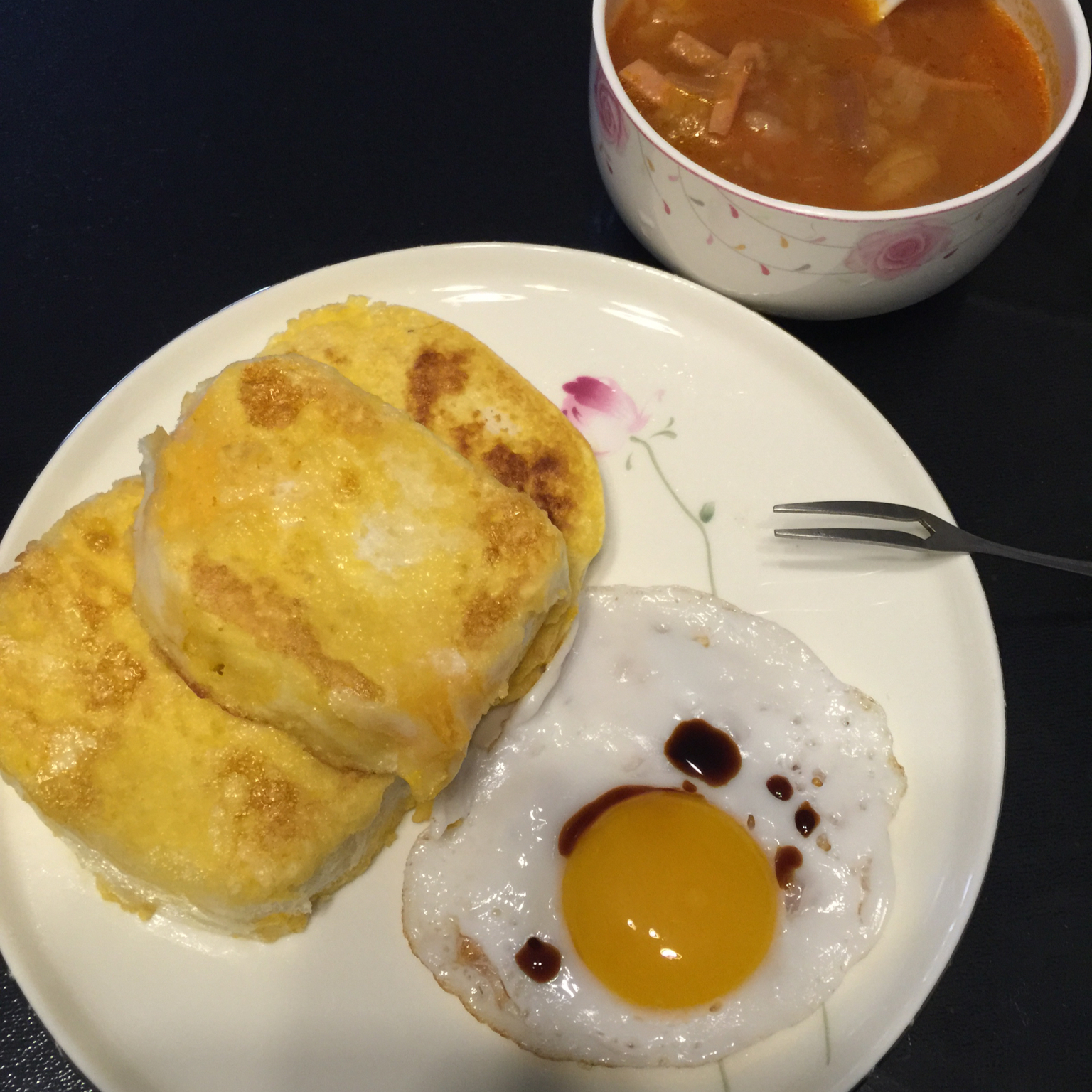 早餐鸡蛋馒头片