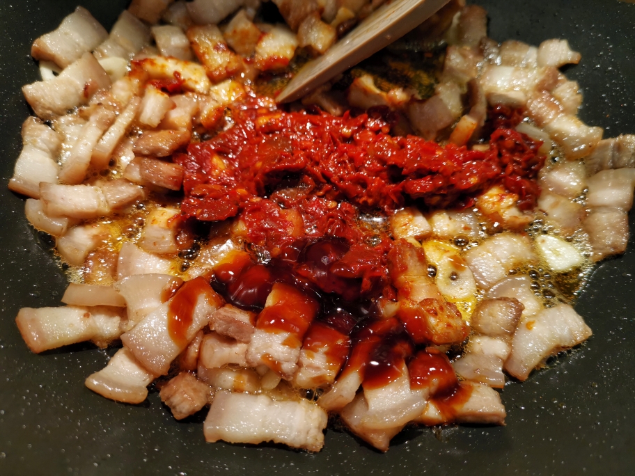 郫县之光·蒜苔回锅肉的做法 步骤5