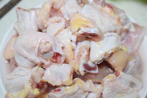 【肉食】家常红烧鸡肉的做法 步骤1