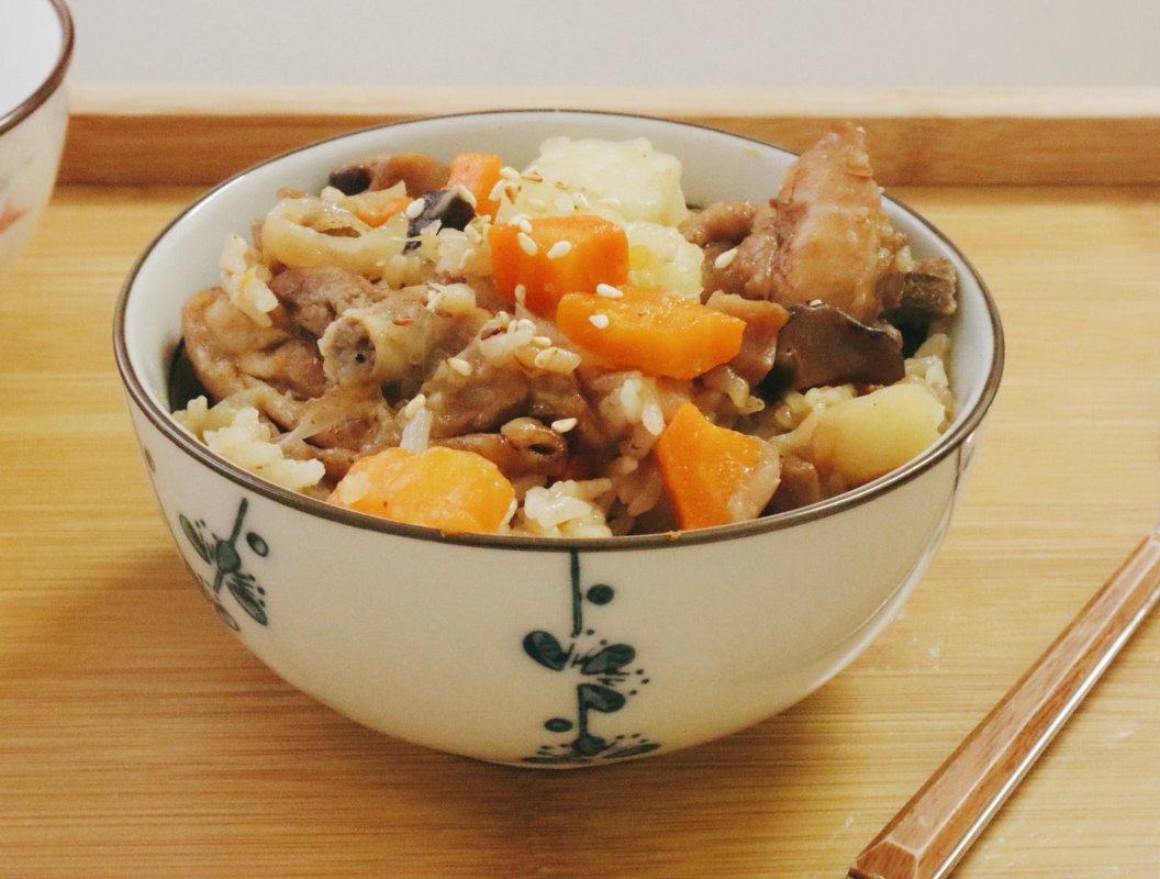 【香菇鸡肉焖饭】