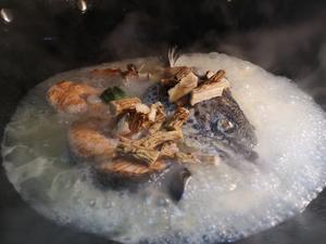 冬季养生——三文鱼豆腐汤的做法 步骤6