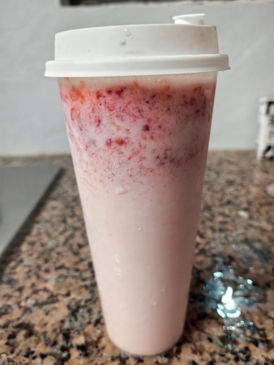 草莓奶茶