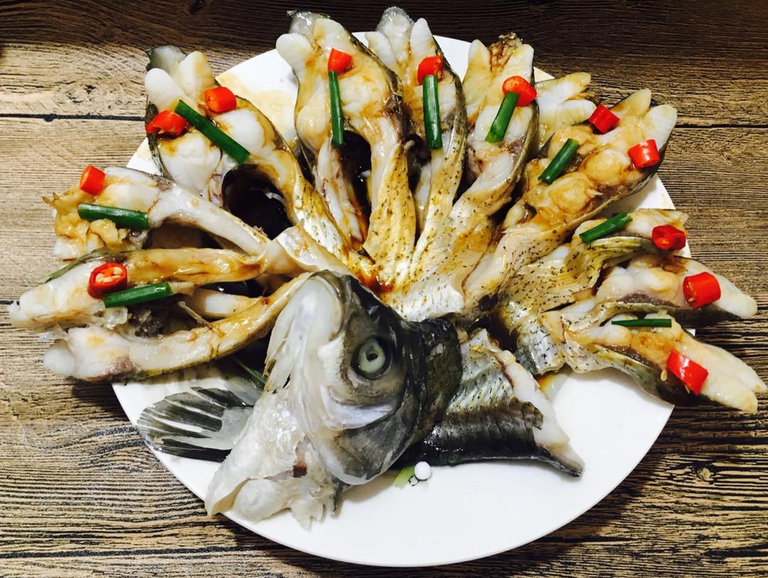 孔雀开屏清蒸鱼