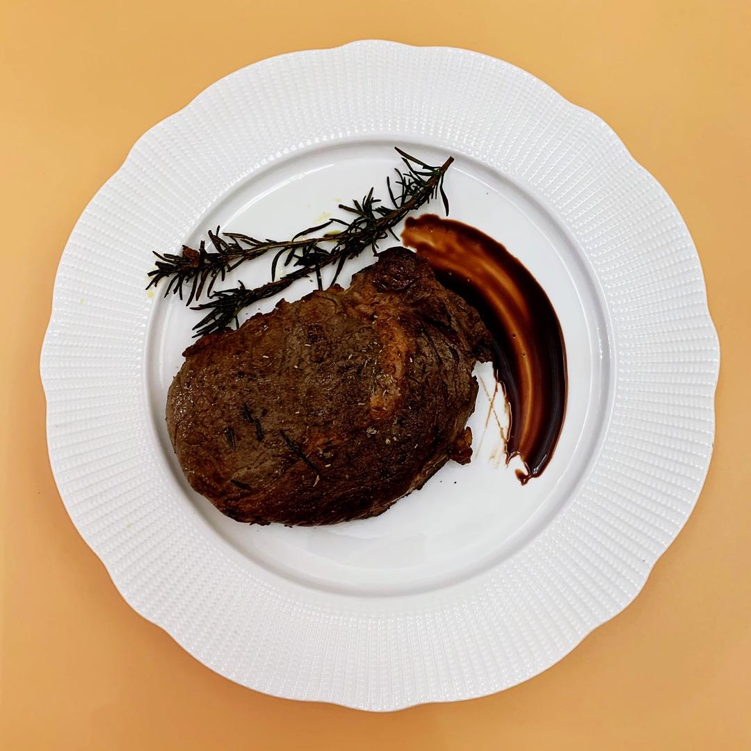 经典黄油煎牛排