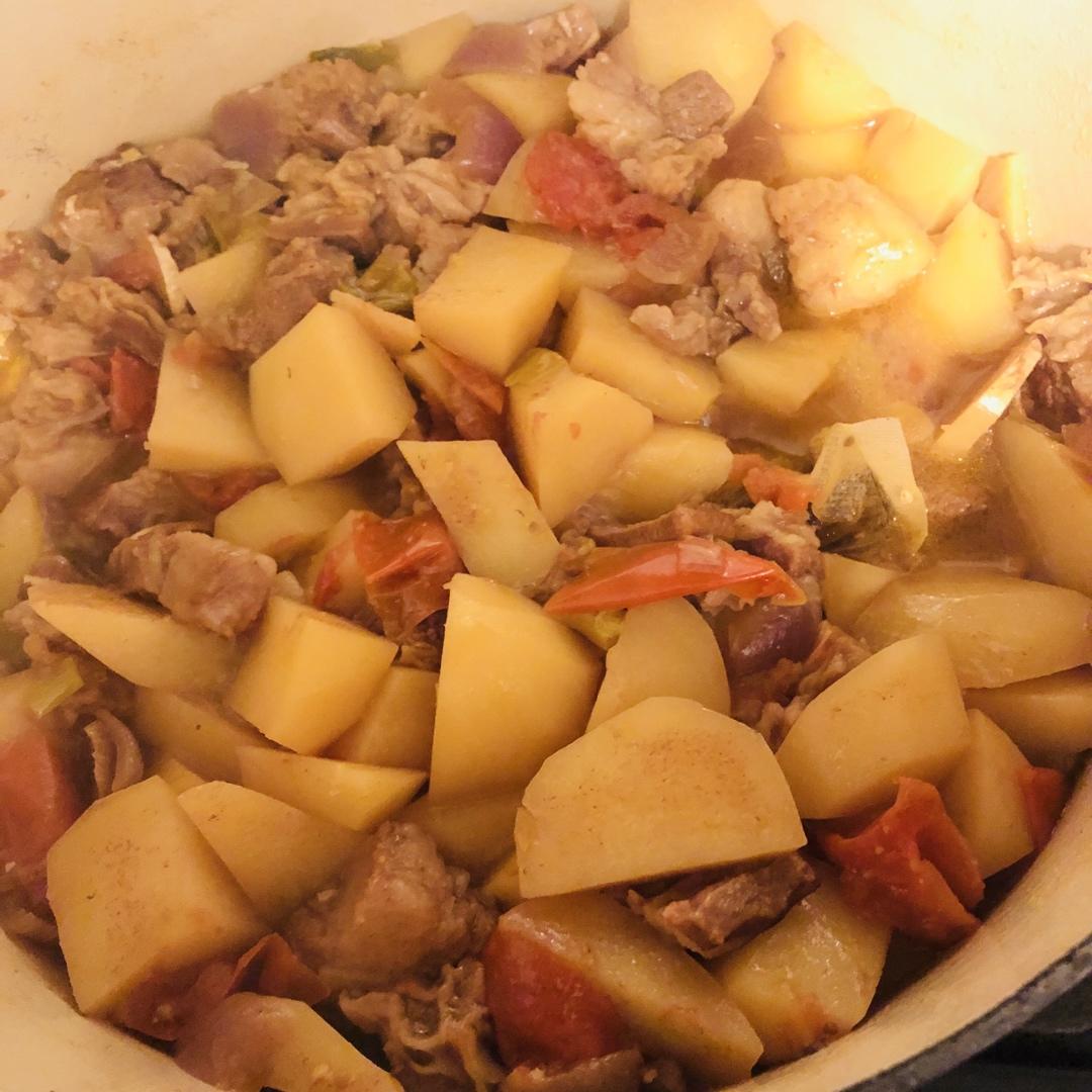番茄土豆炖牛腩