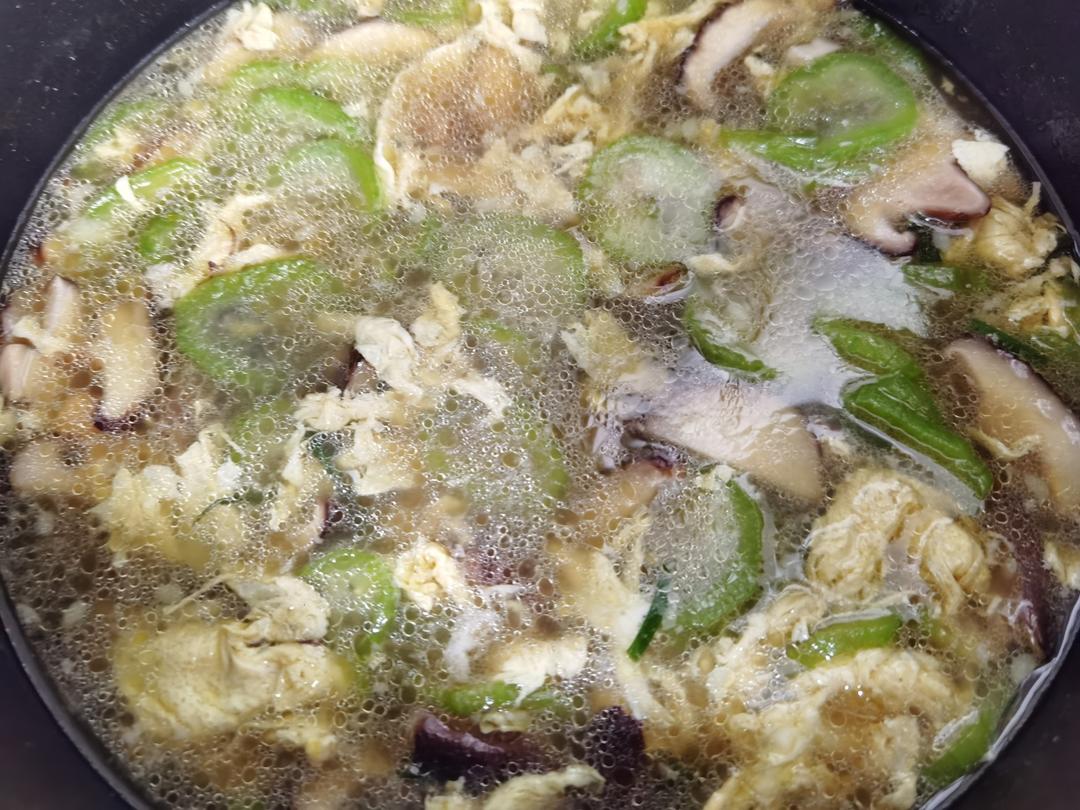 丝瓜香菇鸡蛋汤