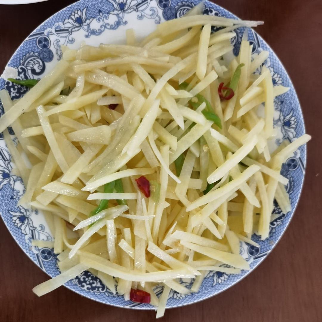酸辣土豆丝（绝对清脆爽口，比外面卖的好吃，有诀窍！）