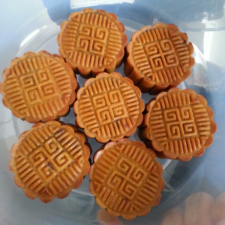 广式月饼—蛋黄莲蓉月饼