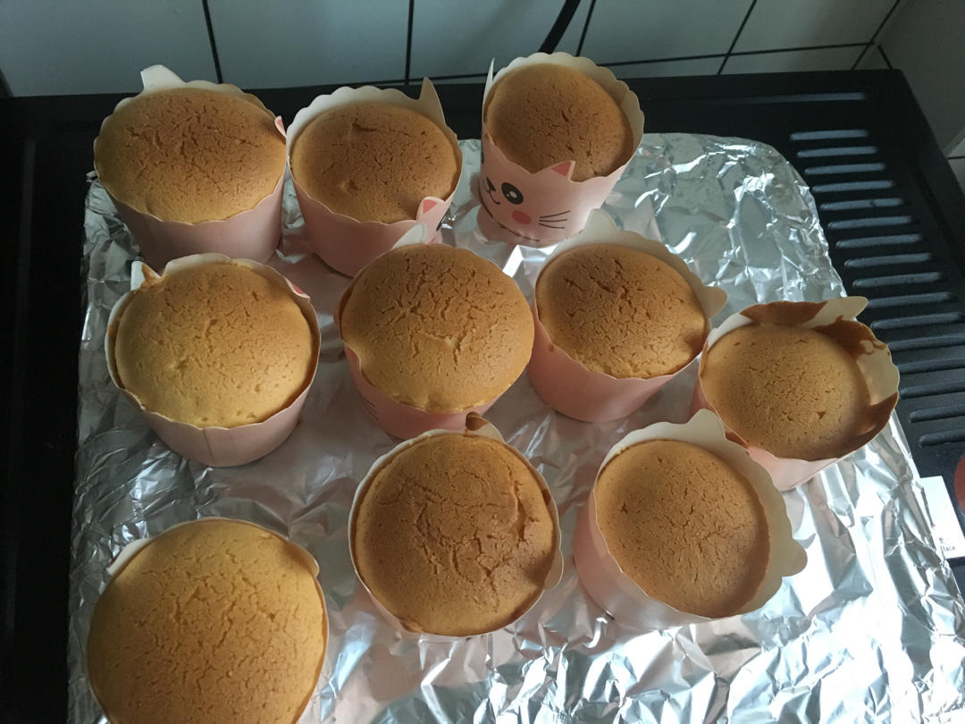 戚风小纸杯蛋糕
