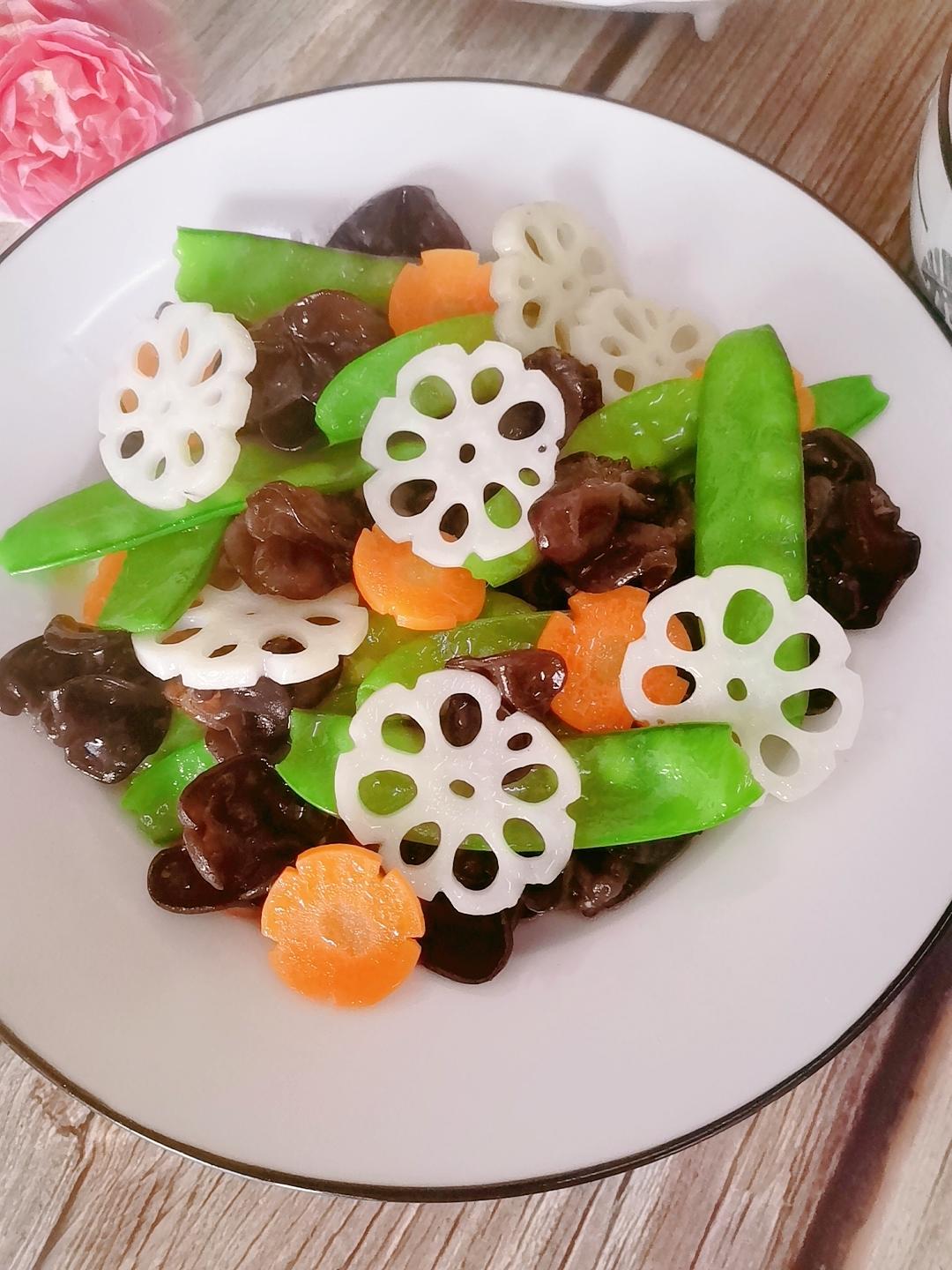 素菜也可以这么美—荷塘小炒