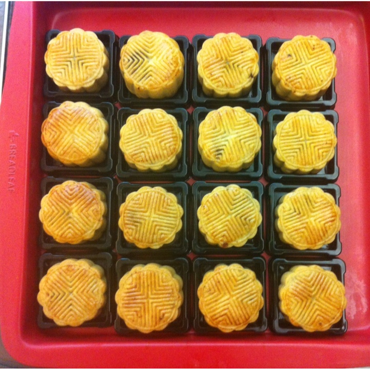 广式月饼——蛋黄莲蓉月饼