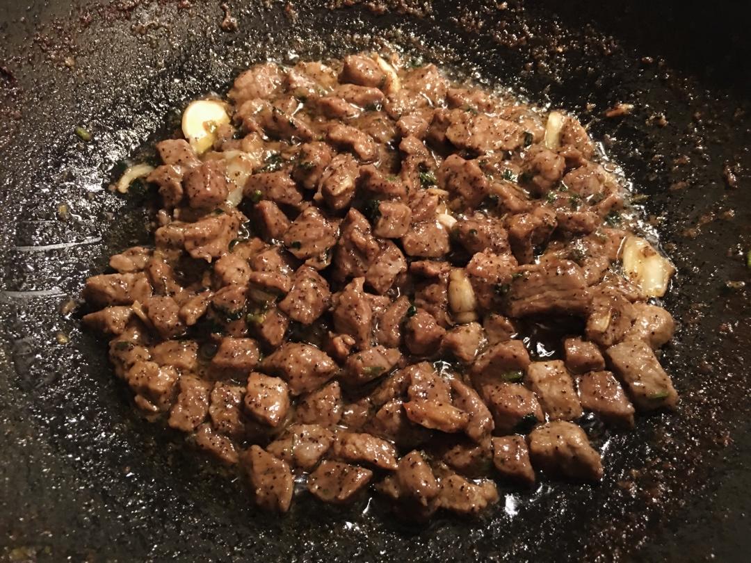黑蒜子牛肉粒