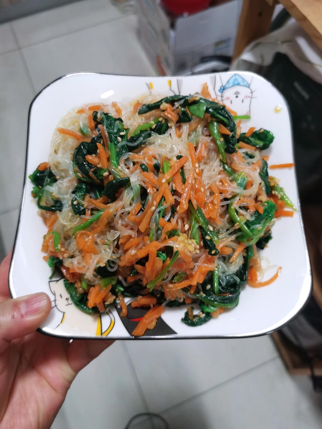 开胃爽口又营养的菠菜拌粉丝