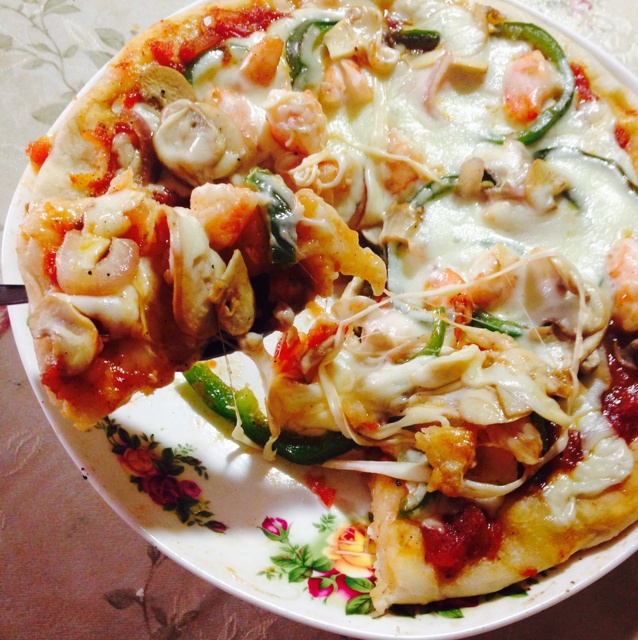 厚底鲜虾培根披萨