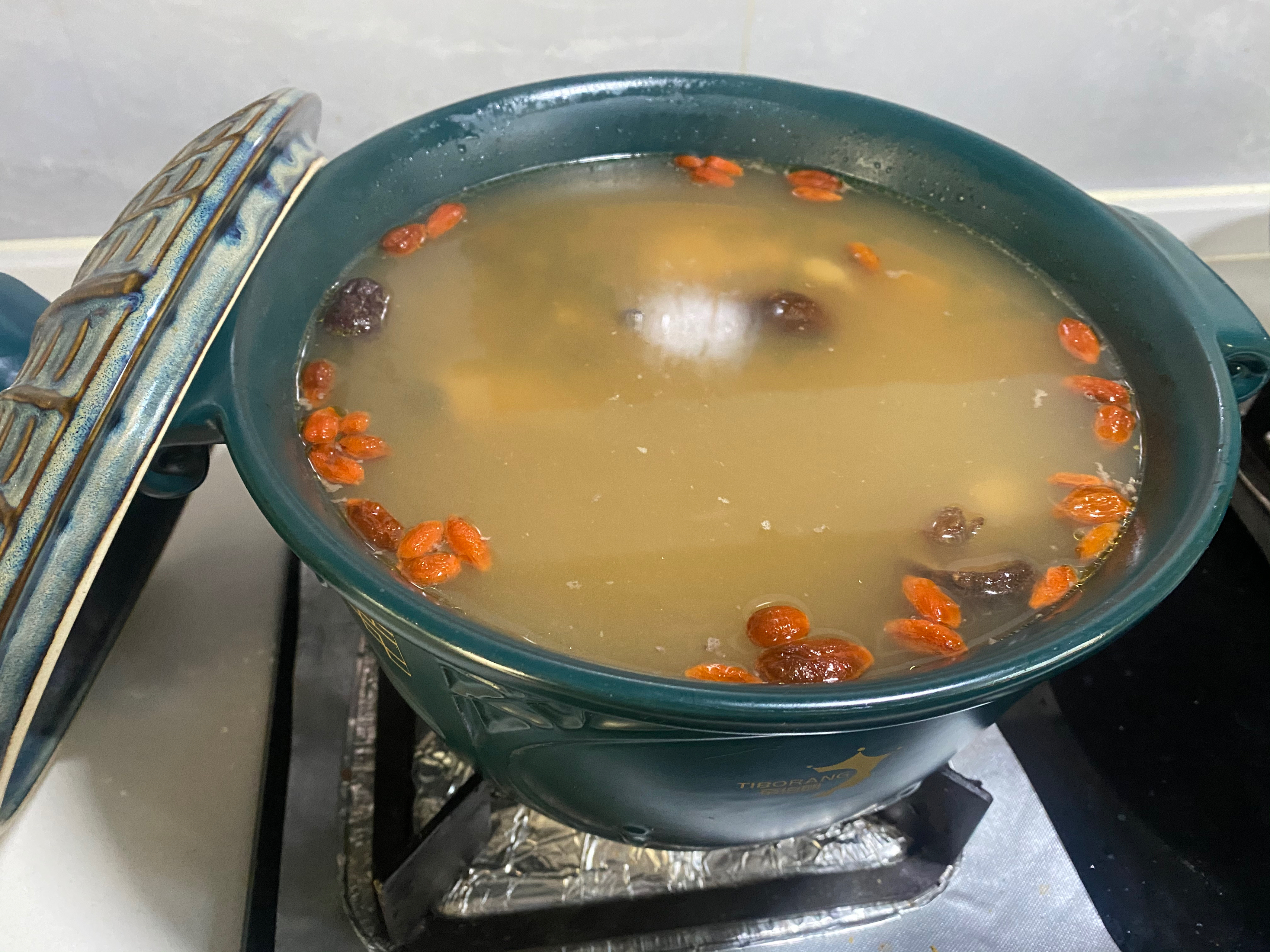 红枣枸杞黄芪菌菇乌鸡汤的做法 步骤9