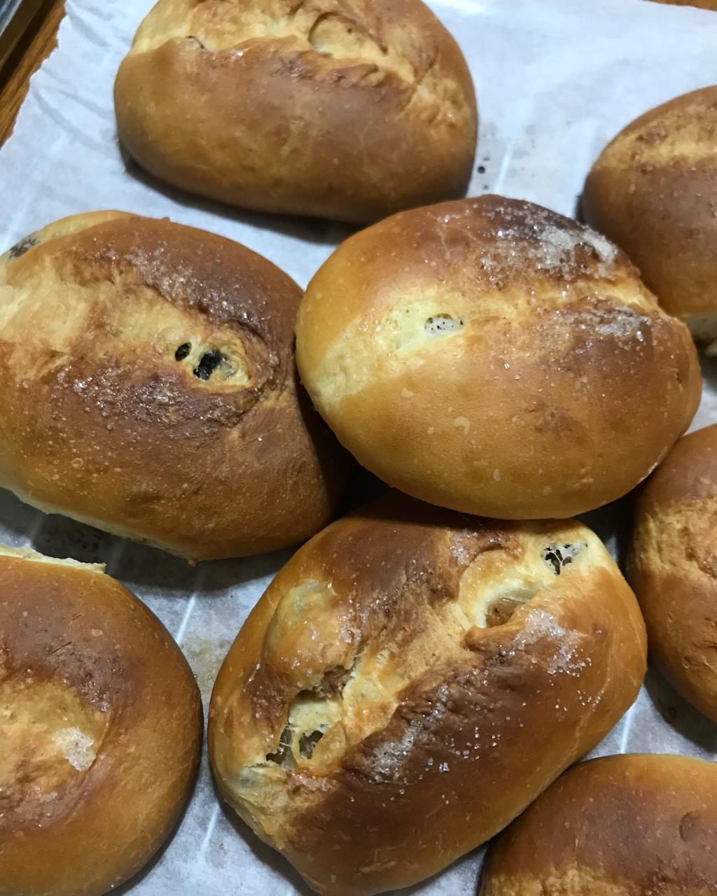 葡萄软欧（仿原麦山丘）Milk flavored bread filled with raisins and butter