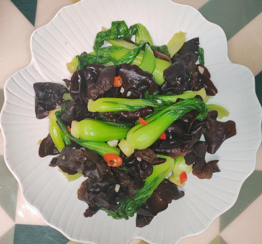 木耳炒油菜