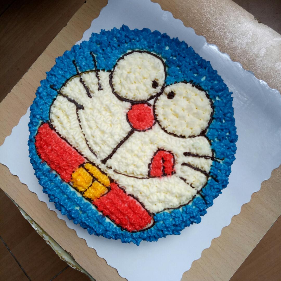 不忘初心糖做的哆啦a梦蓝胖子卡通裱花蛋糕