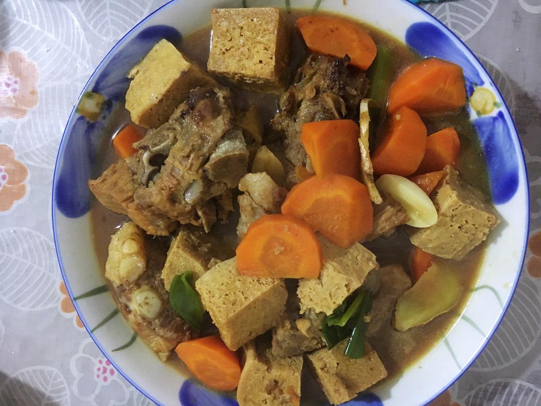 黑暗料理之胡萝卜烧冻豆腐