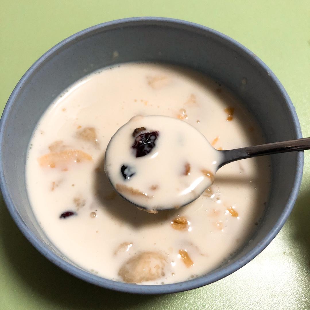 香蕉牛奶燕麦粥
